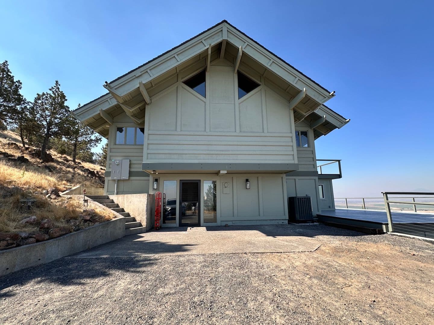 10747 SW Mintken Rd. - 4 Bedroom / 3 Bathroom Lodge Style home on 10 Acres